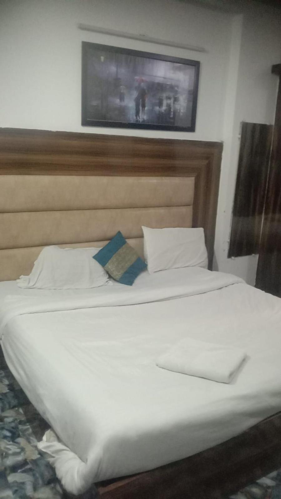 דלהי Hotel Janvi Palace מראה חיצוני תמונה