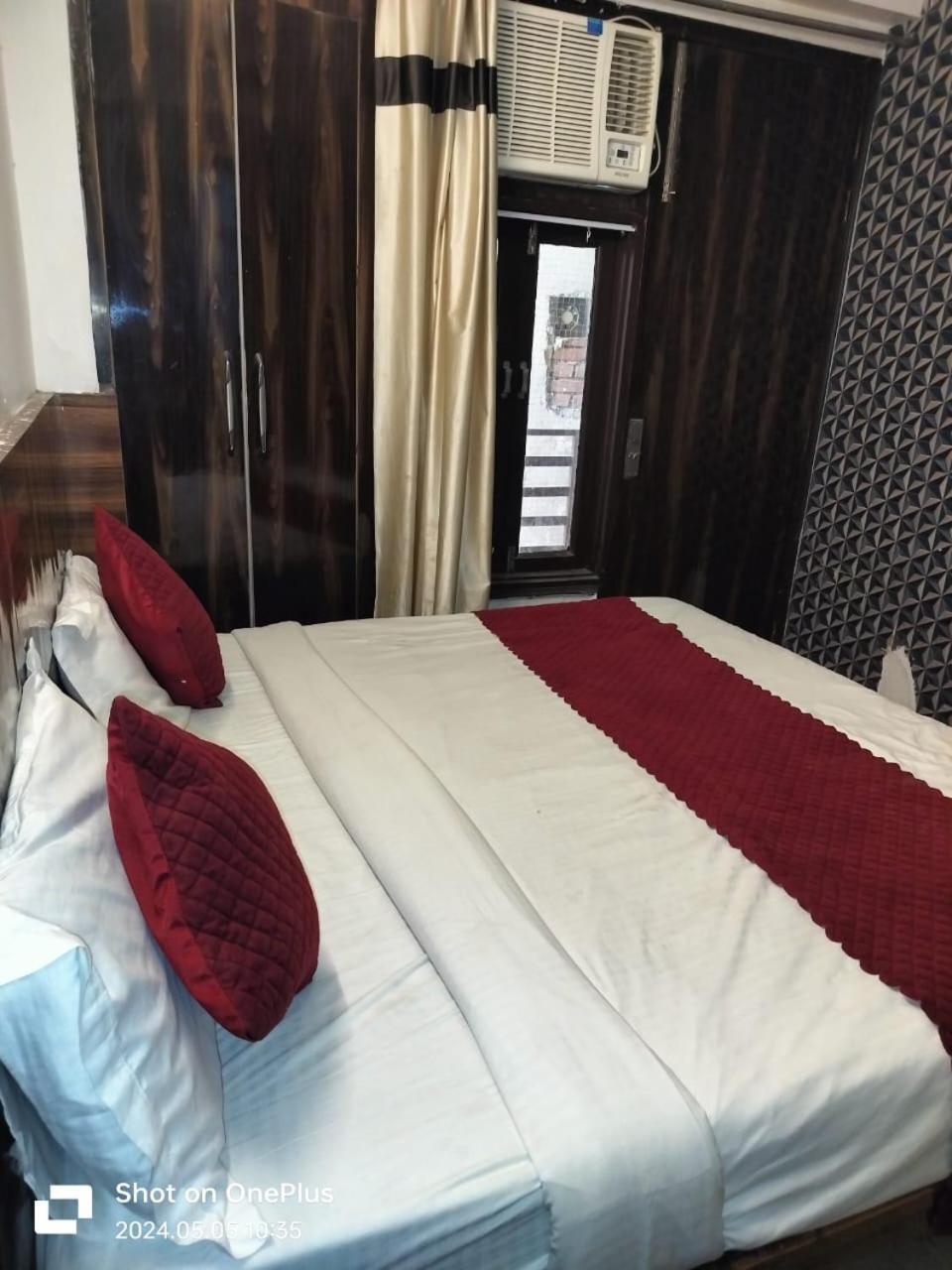 דלהי Hotel Janvi Palace מראה חיצוני תמונה