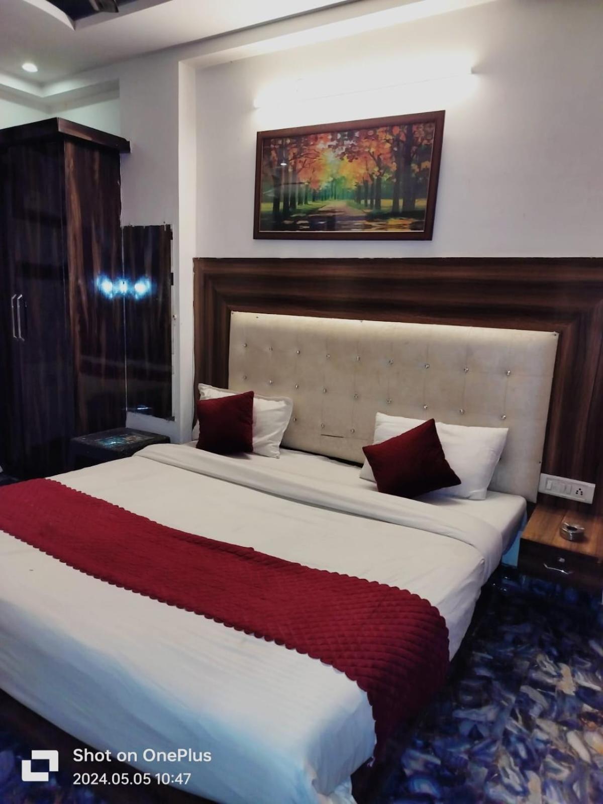 דלהי Hotel Janvi Palace מראה חיצוני תמונה
