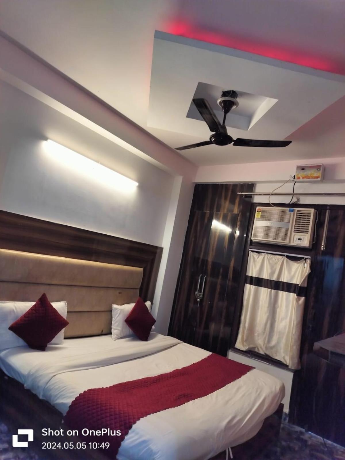דלהי Hotel Janvi Palace מראה חיצוני תמונה