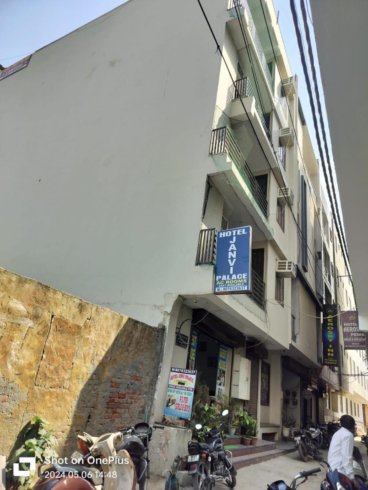 דלהי Hotel Janvi Palace מראה חיצוני תמונה